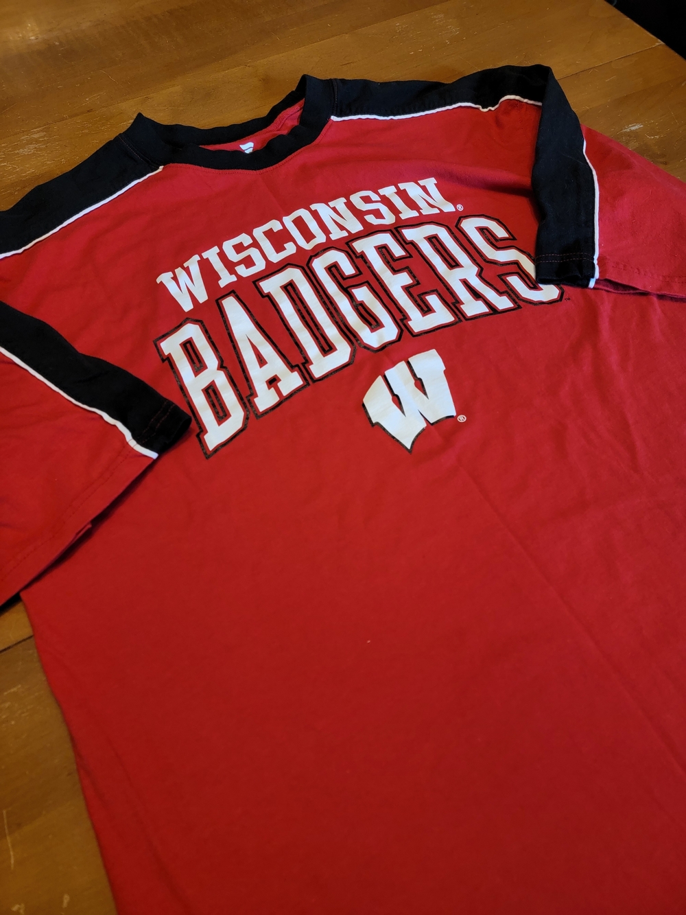 Wisconsin Badgers Short-Sleeve Tee XLT